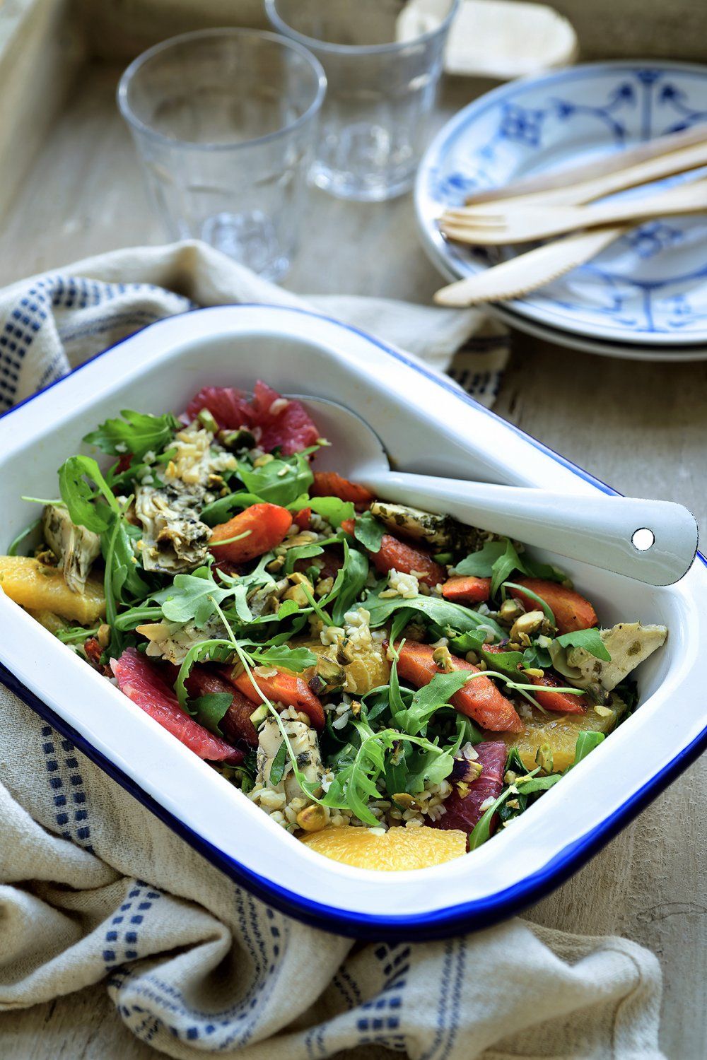 Freekehsalade met citrus, wortel en artisjok