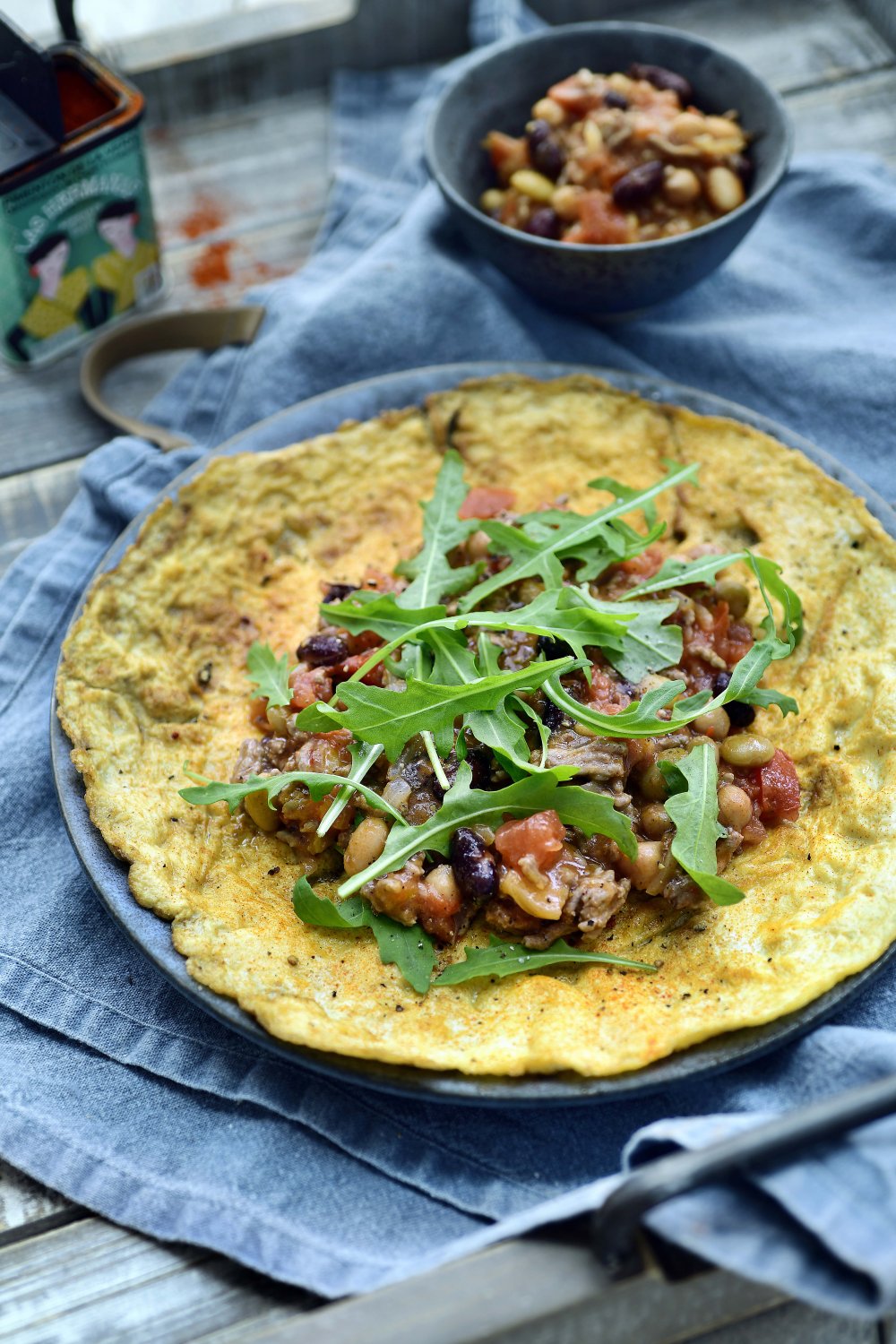 Omelet chili con carne