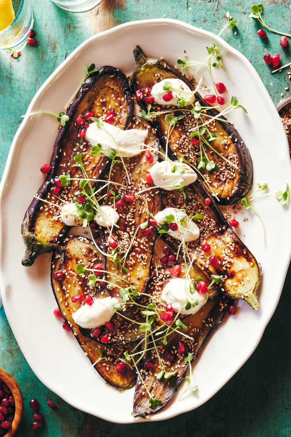 Zoete aubergines met sumak-sesam