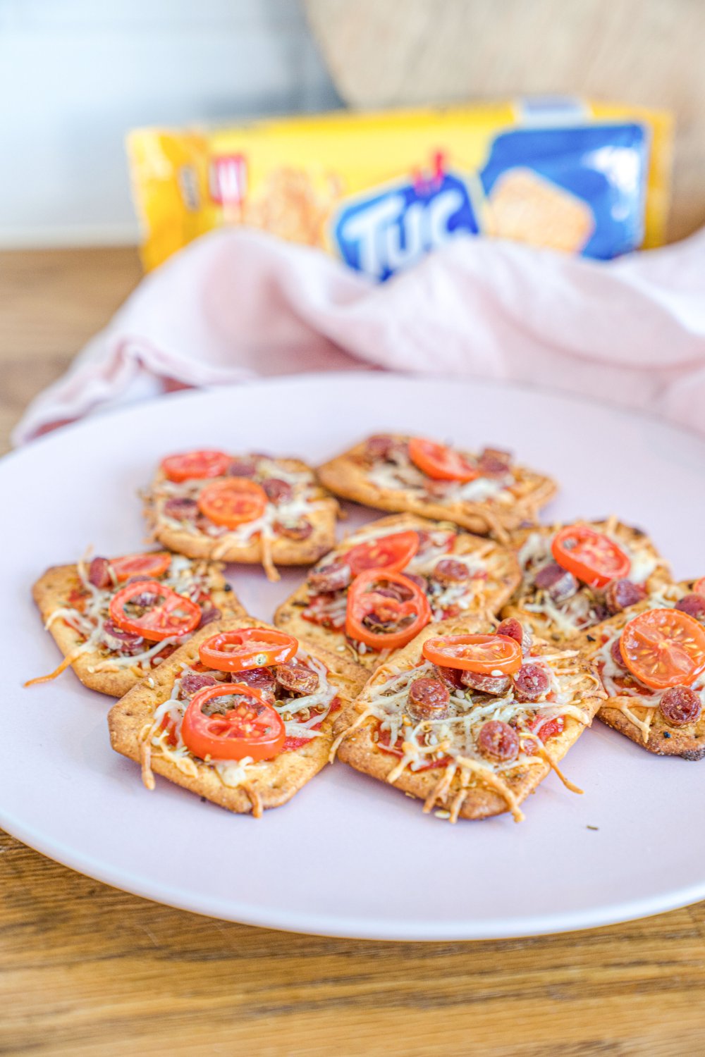 Pizza crackers