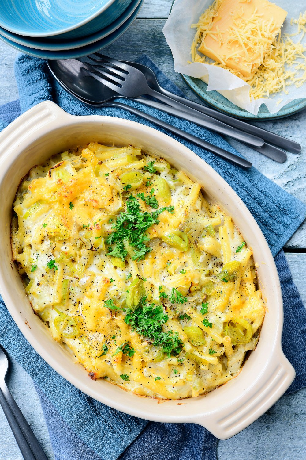 Mac and cheese met witloof en prei