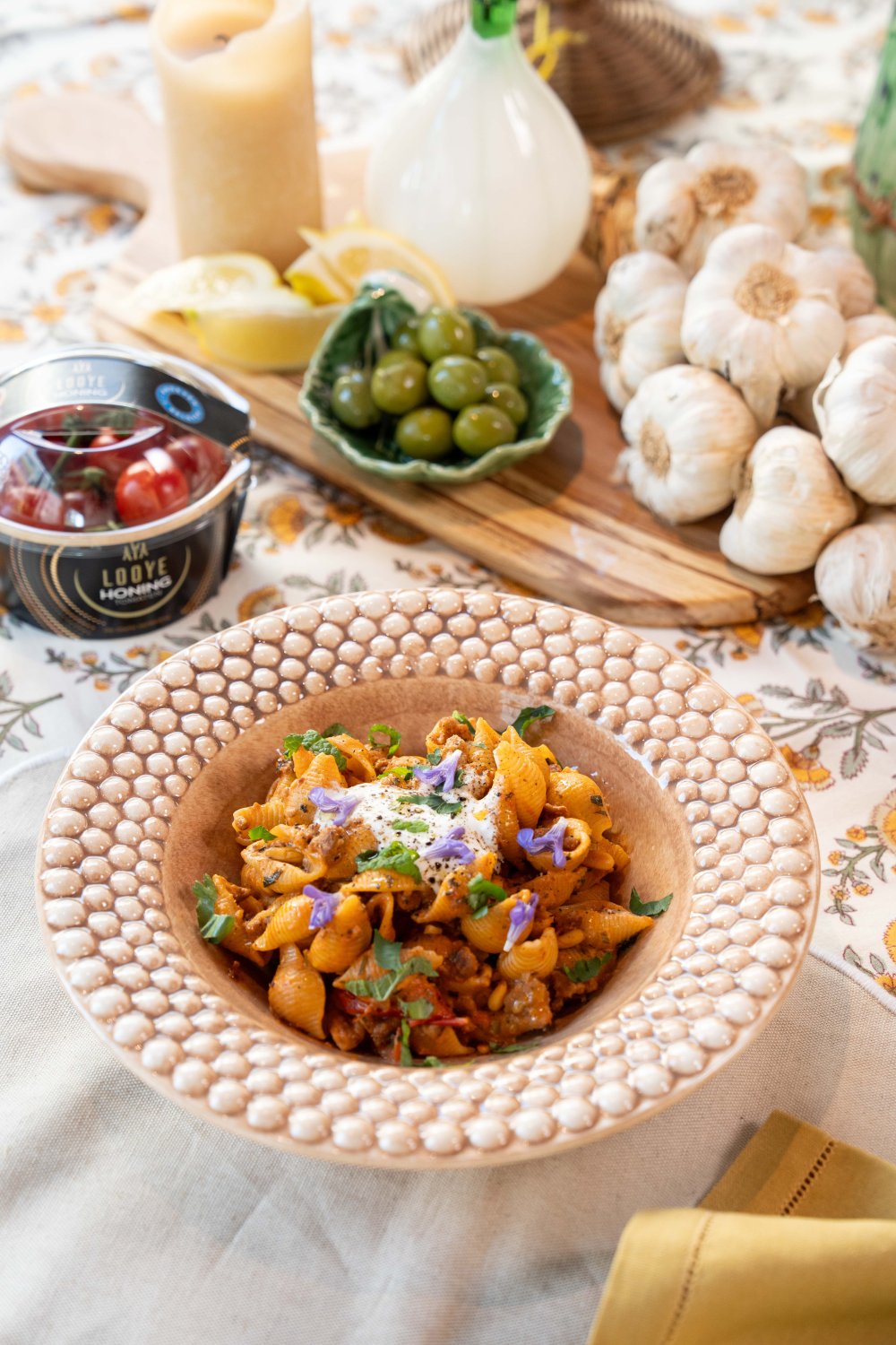 Pastaschelpjes met gehakt en harissa