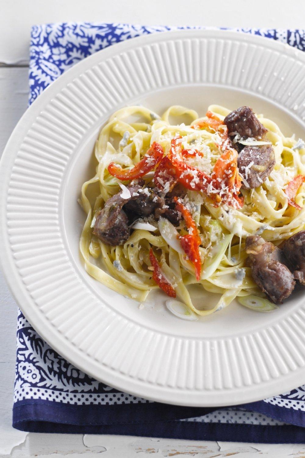 Tagliatelle met gorgonzola en kippenmaagjes