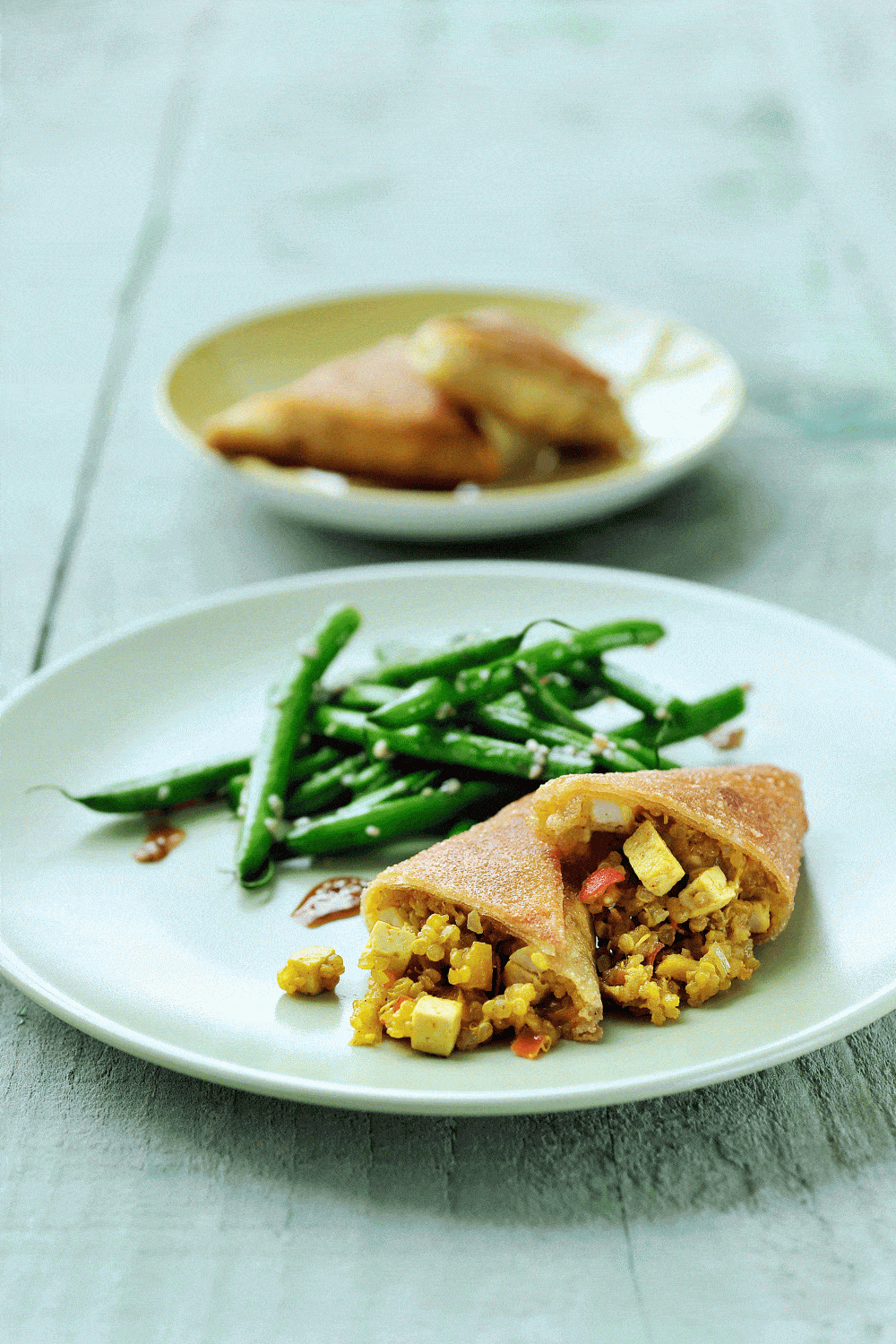 Samosa van quinoakerrie met tofu