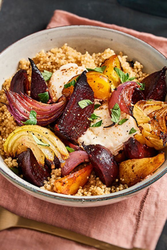 Quinoa met geroosterde bietjes en geitenkaas