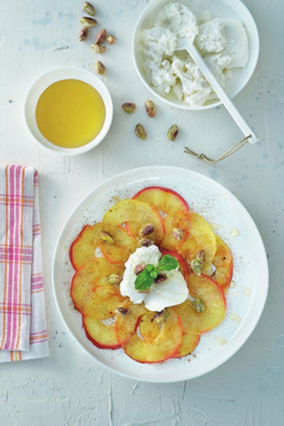 Appelricotta met pistachenoten en honing