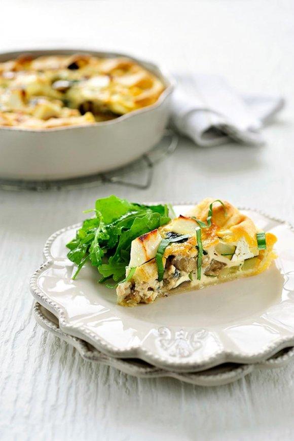 Quiche veggie met feta en basilicum