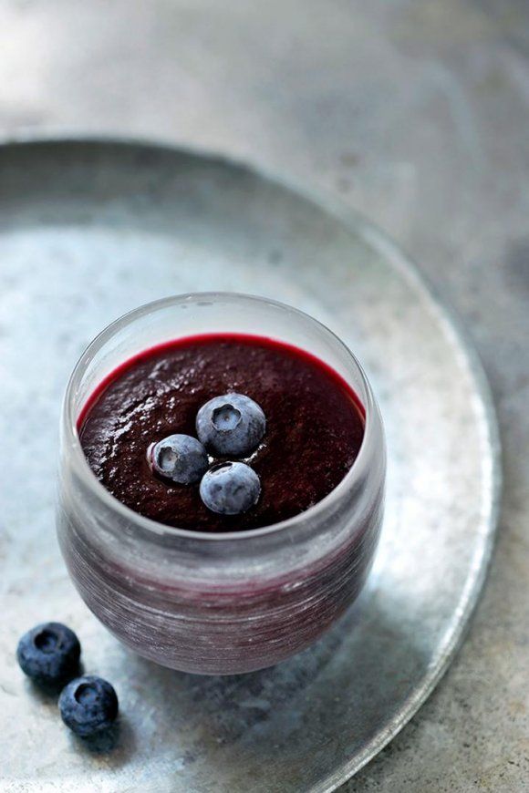 Paarse gazpacho van rode biet met cassis en gember