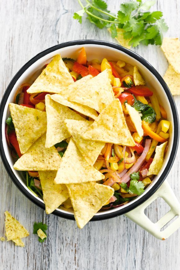 Mexicaanse hamsalade met tortillachips