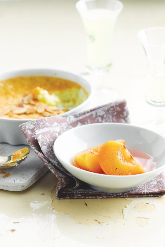 Flan met nectarines gepocheerd in limoncello