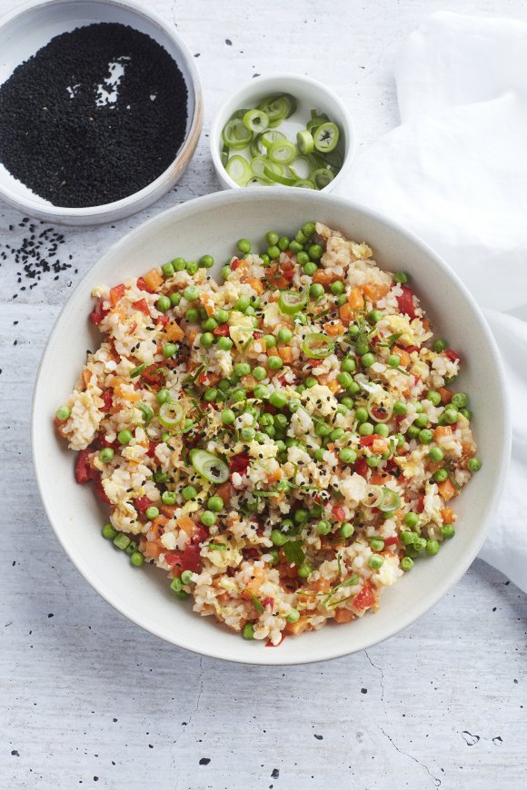 Nasi gorgeng met gebakken bloemkoolrijst