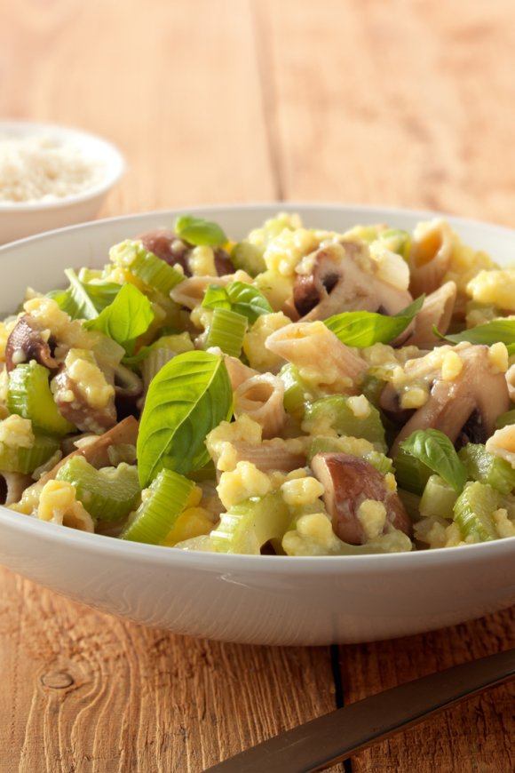 Romige pasta met selder en champignons