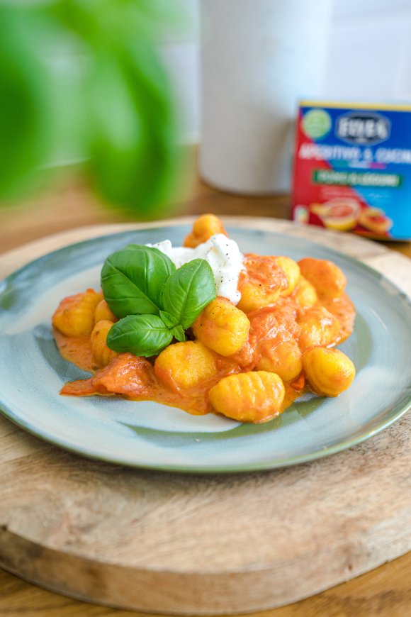 Gnocchi met tomaat en burrata