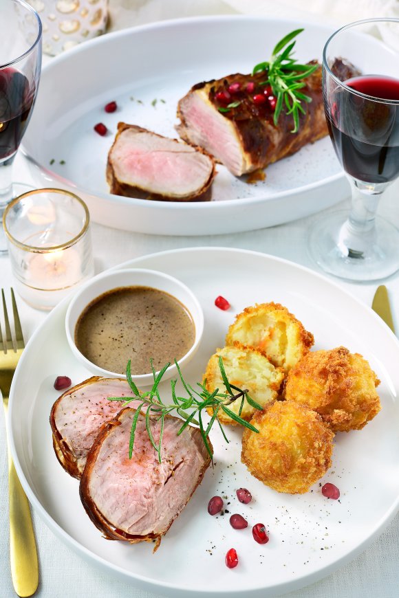 Panko kroketjes van pastinaak en zoete aardappel met varkenshaasje in parmaham