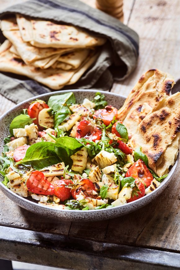 Zonnesalade met halloumi en msemmen