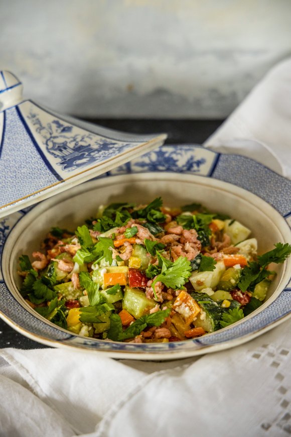 Salade van garnalen, avocado, ei en cottage cheese