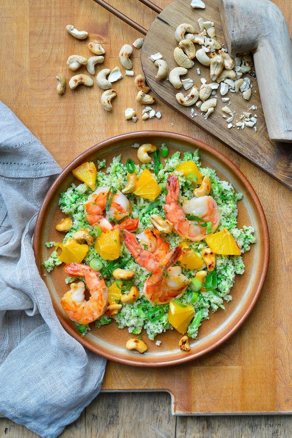 Broccoli-couscous met scampi en sinaasappel