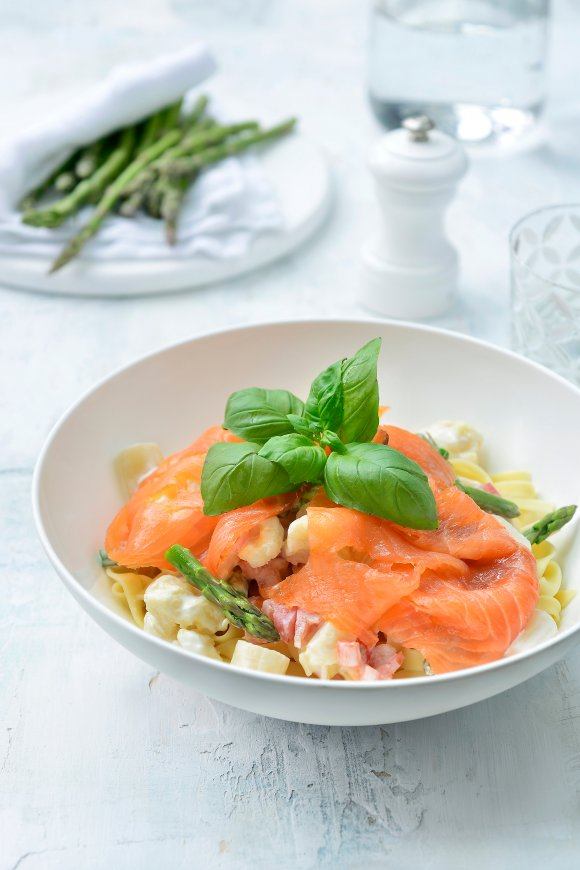 Pasta met zalm en asperges