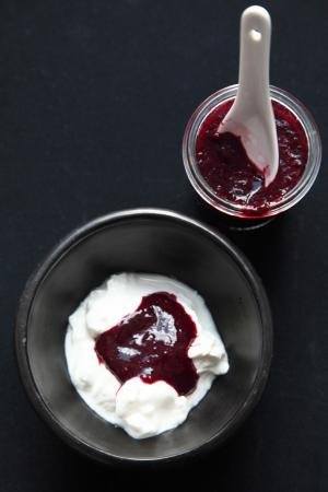 Bio yoghurt met fruit coulis