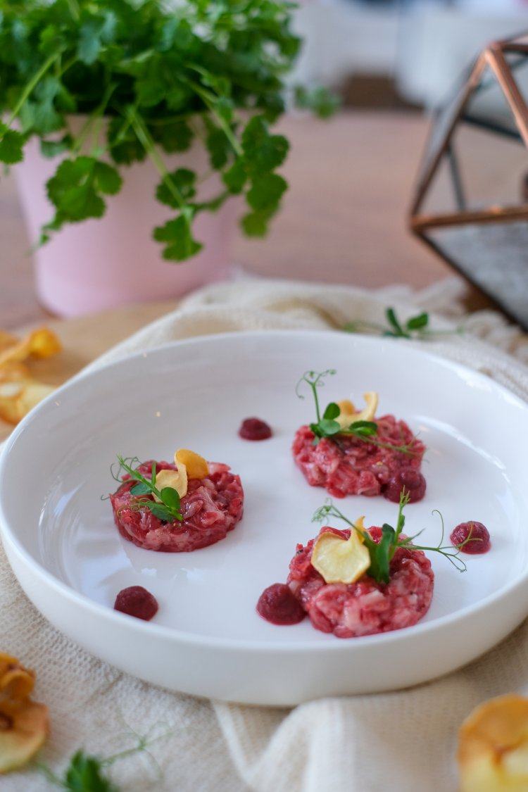 Recept Tartaar Van Wagyu Met Cr Me Van Rode Biet Njam