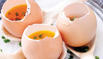 Egg-Starter: halfzacht eitje met karamelsaus